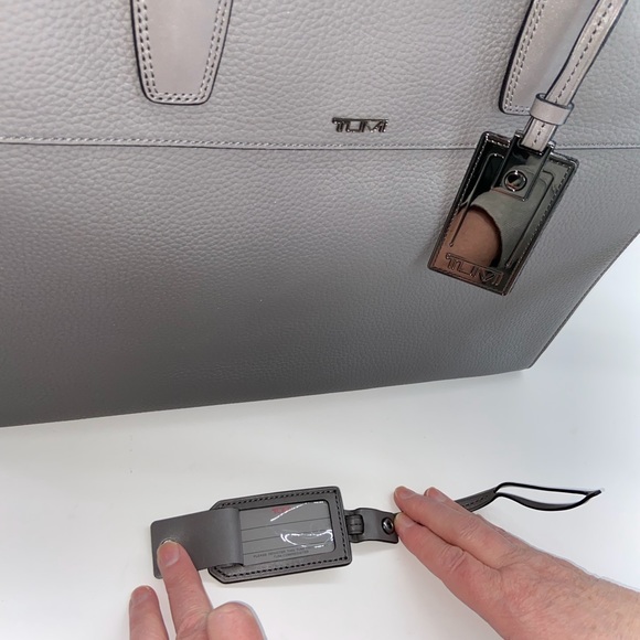 Tumi Grey Leather Briefcase. In excellent condition. - Picture 14 of 14